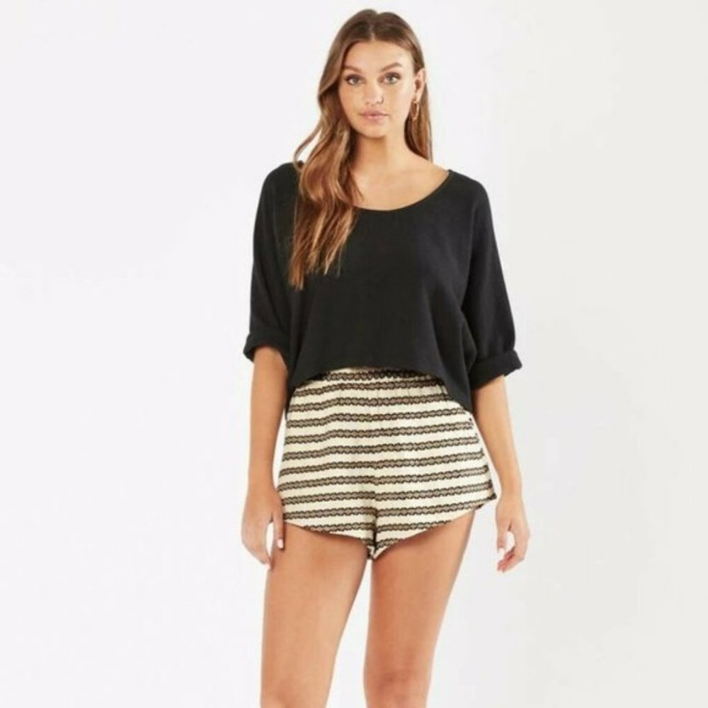 TIGERLILY Delin Black Textured Cotton Scoop Neck Crop Top Cropped